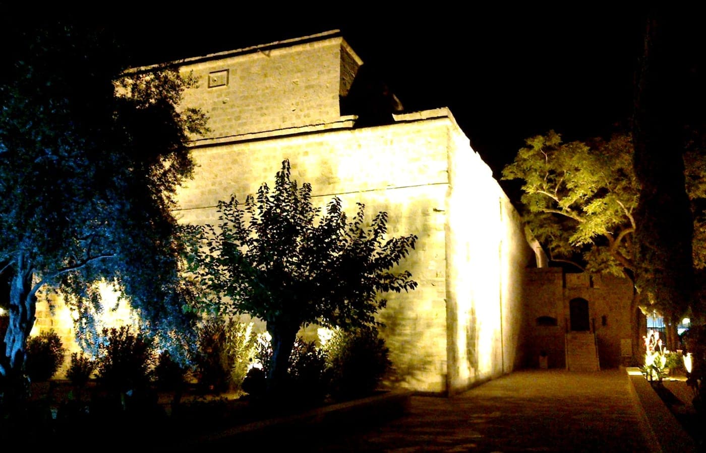 Limassol guide: the castle, Molos, Kourion and getting around